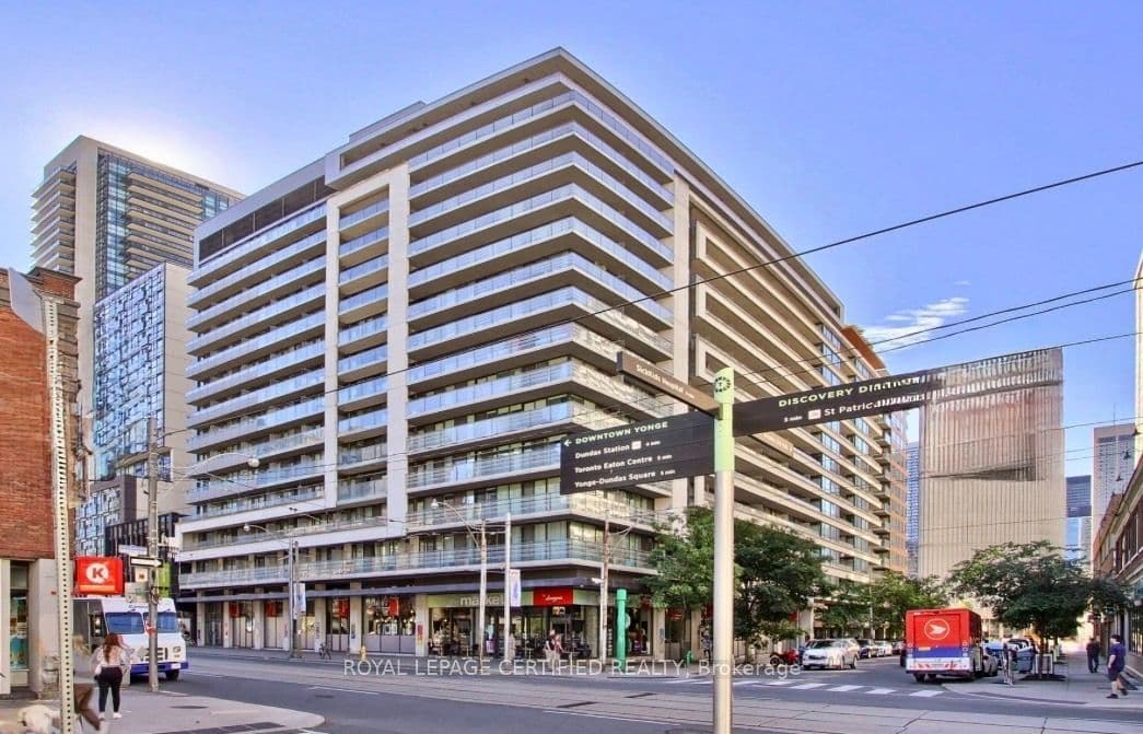 111 Elizabeth Street 552, Toronto, ON M5G 1P7