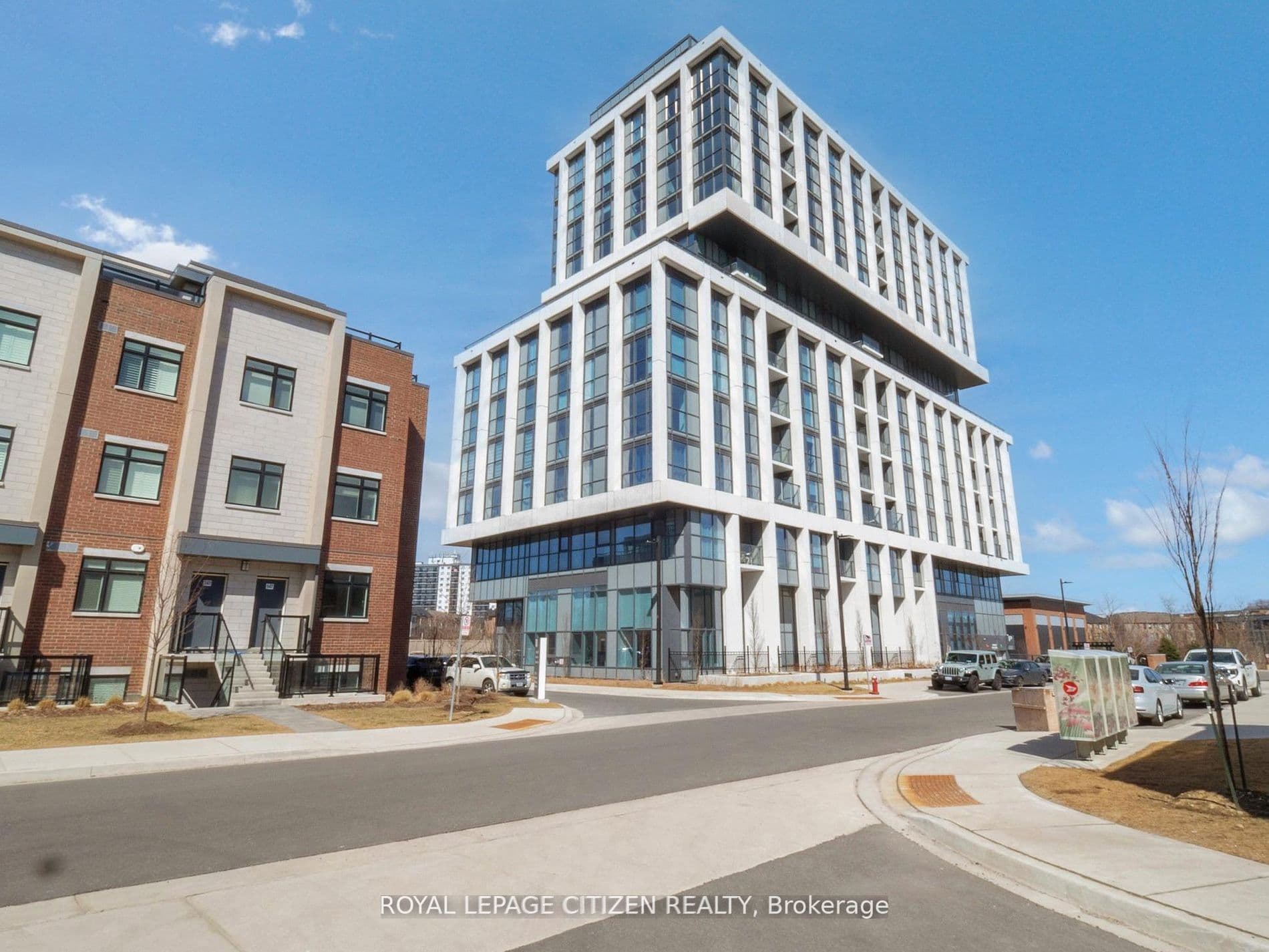 1063 Douglas McCurdy Comm 104, Mississauga, ON L5G 0C5