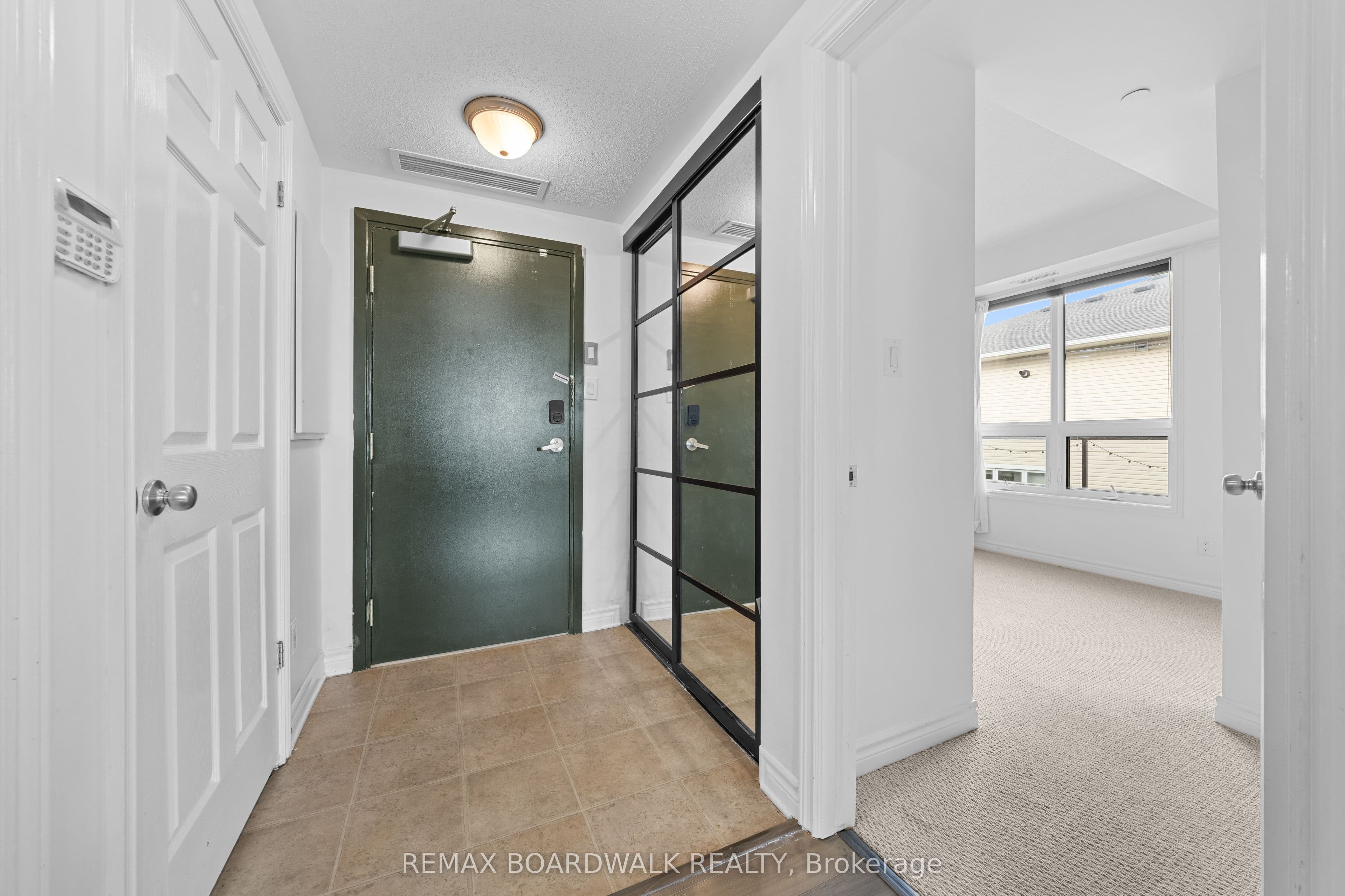 760 Chapman Mills Drive 302, Barrhaven, ON K2J 3V2