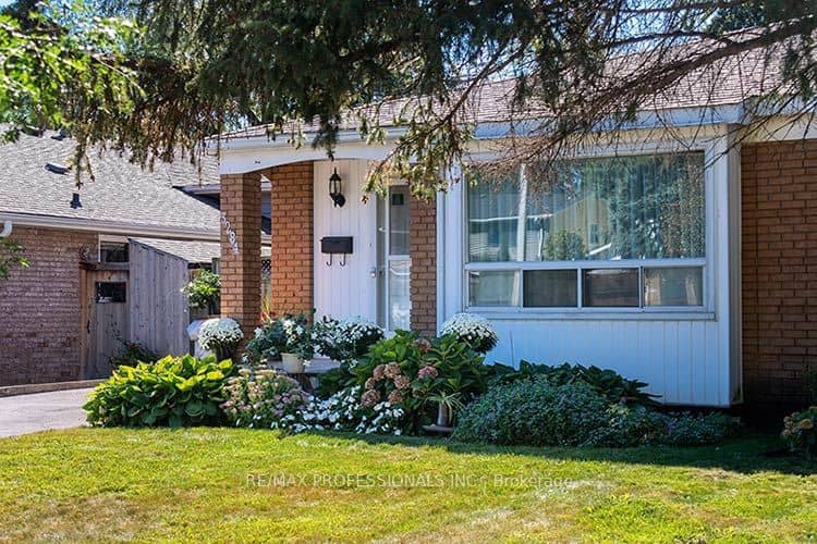 3284 Hornbeam Crescent, Mississauga, ON L5L 1B4