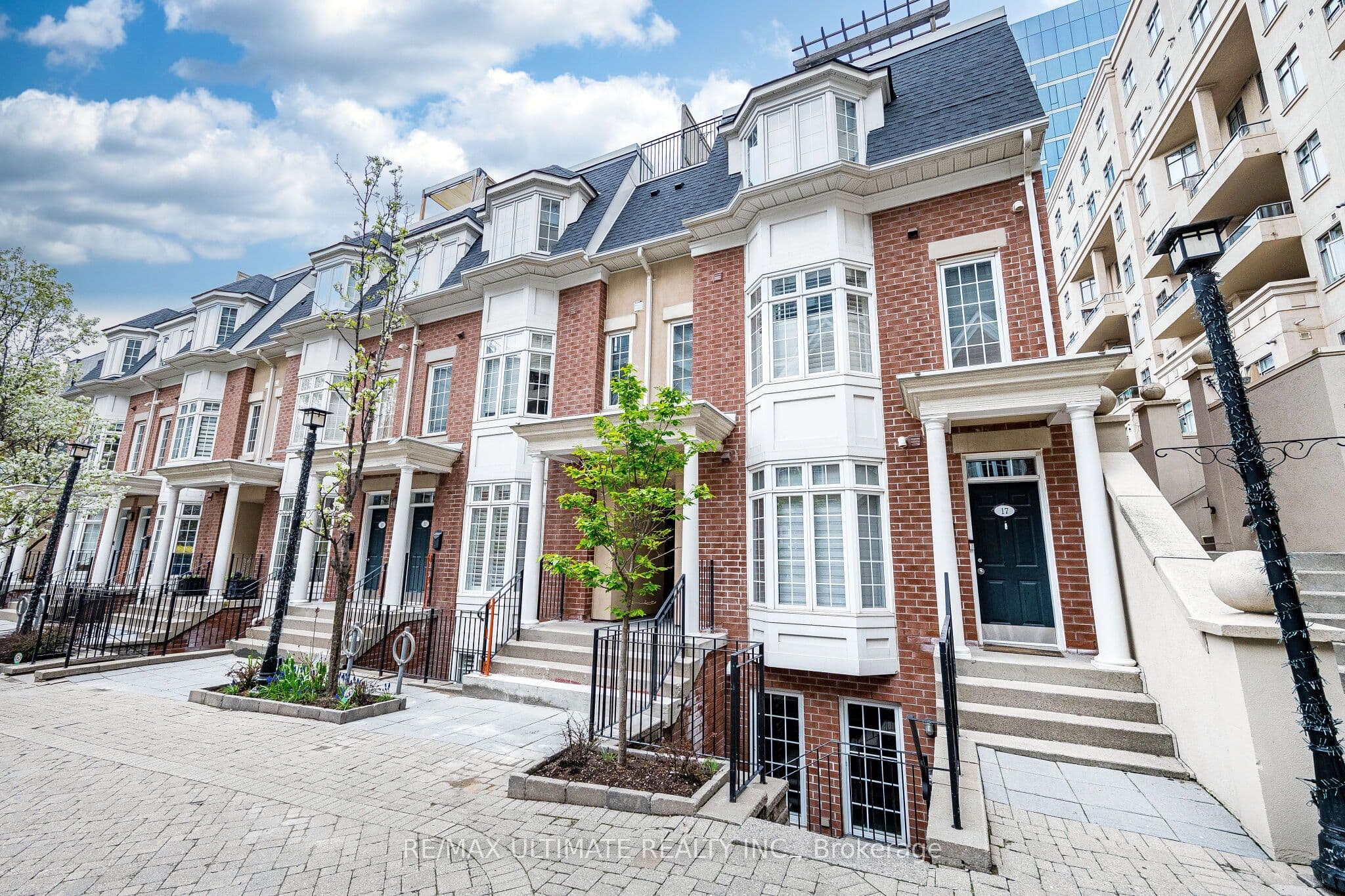 11 Niagara Street 14, Toronto, ON M5V 3N9