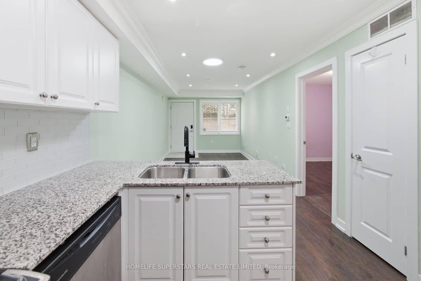 8 Drummond Street 413, Toronto, ON M8V 1Y8