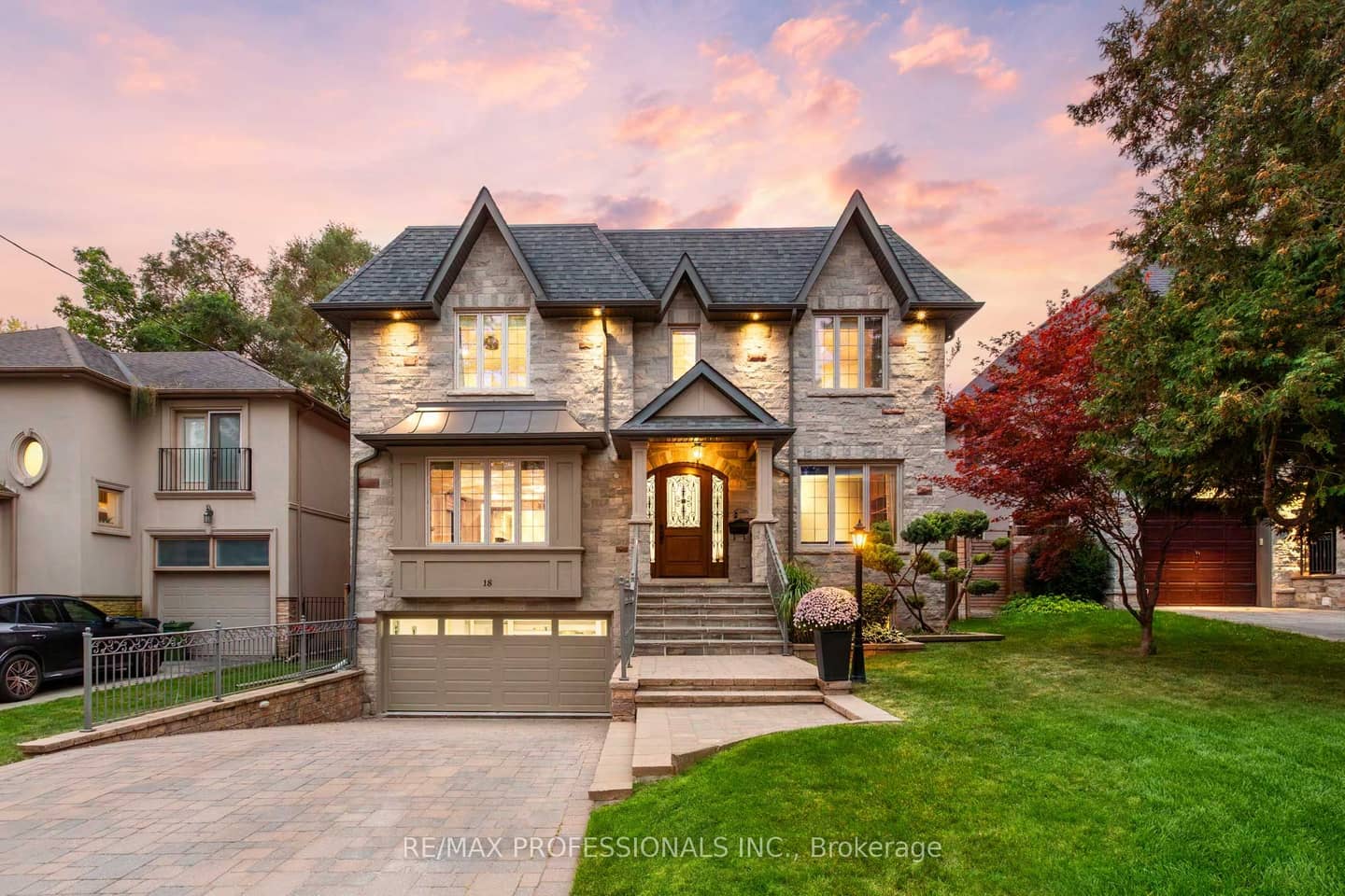 18 Hillcroft Drive, Toronto, ON M9B 4X5