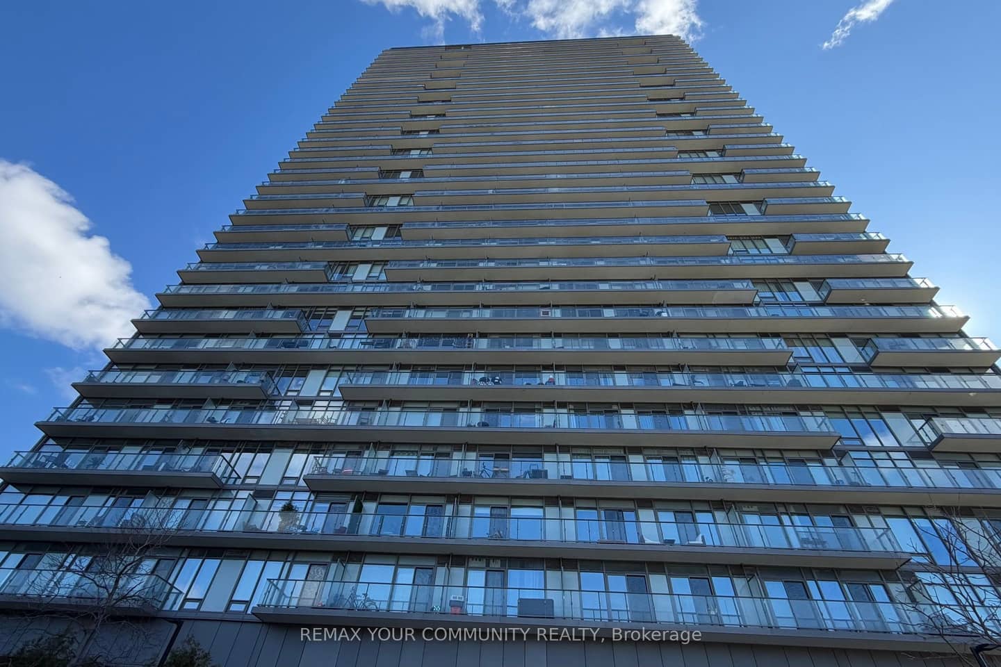 105 The Queensway Avenue 2304, Toronto, ON M6S 5B5