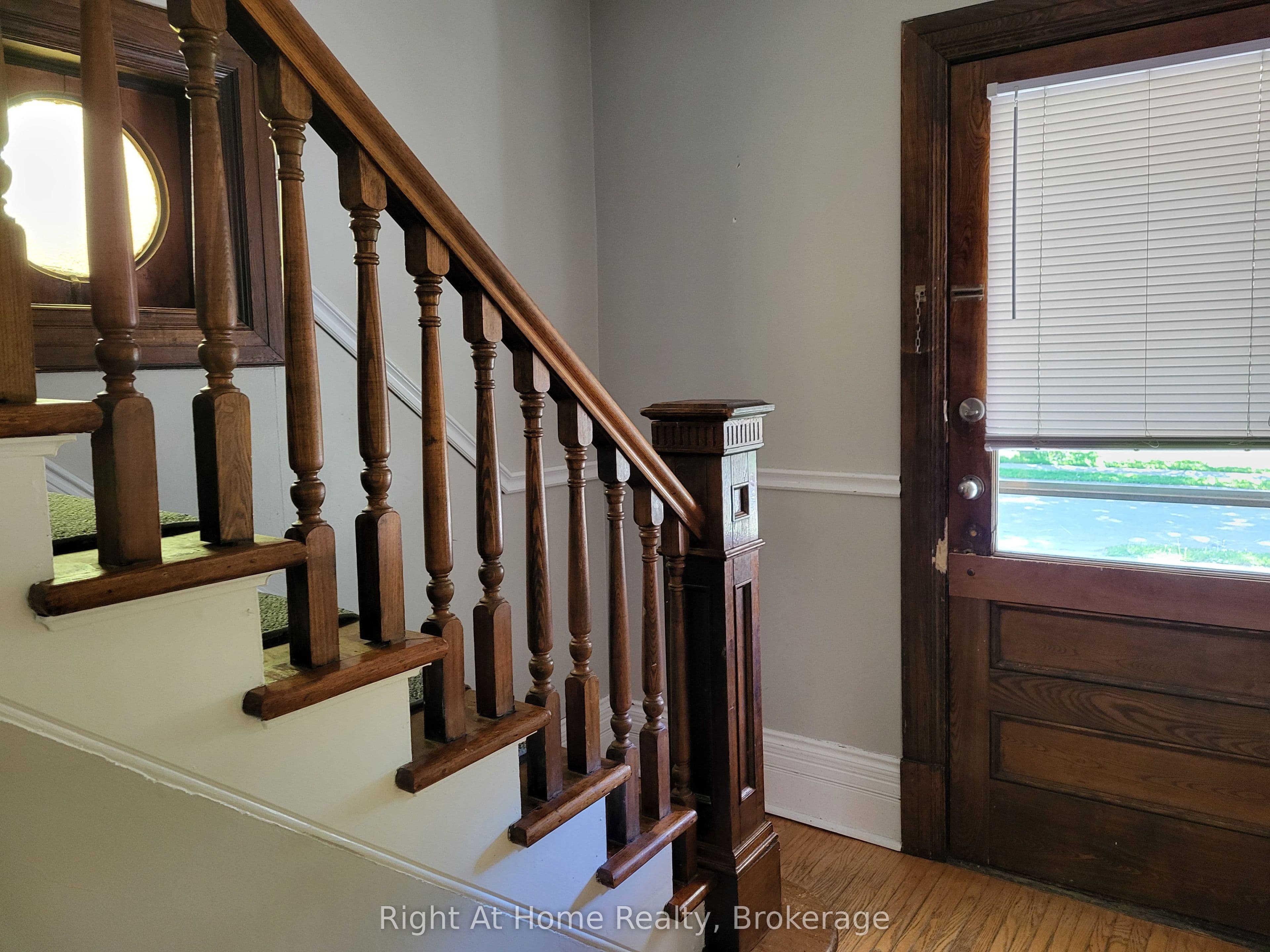 12 Mercer Street, Stratford, ON N5A 6J4