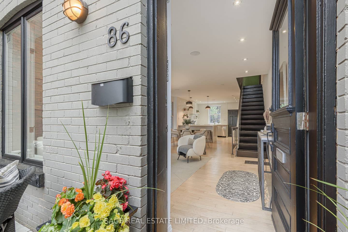 86 Dupont Street, Toronto, ON M5R 1V2