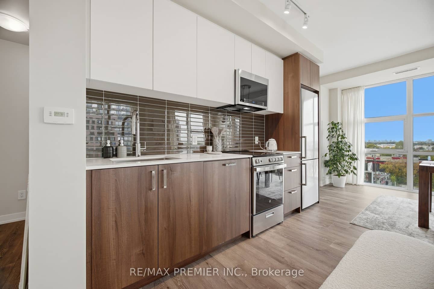 1787 St. Clair Avenue 610, Toronto, ON M6N 0B7