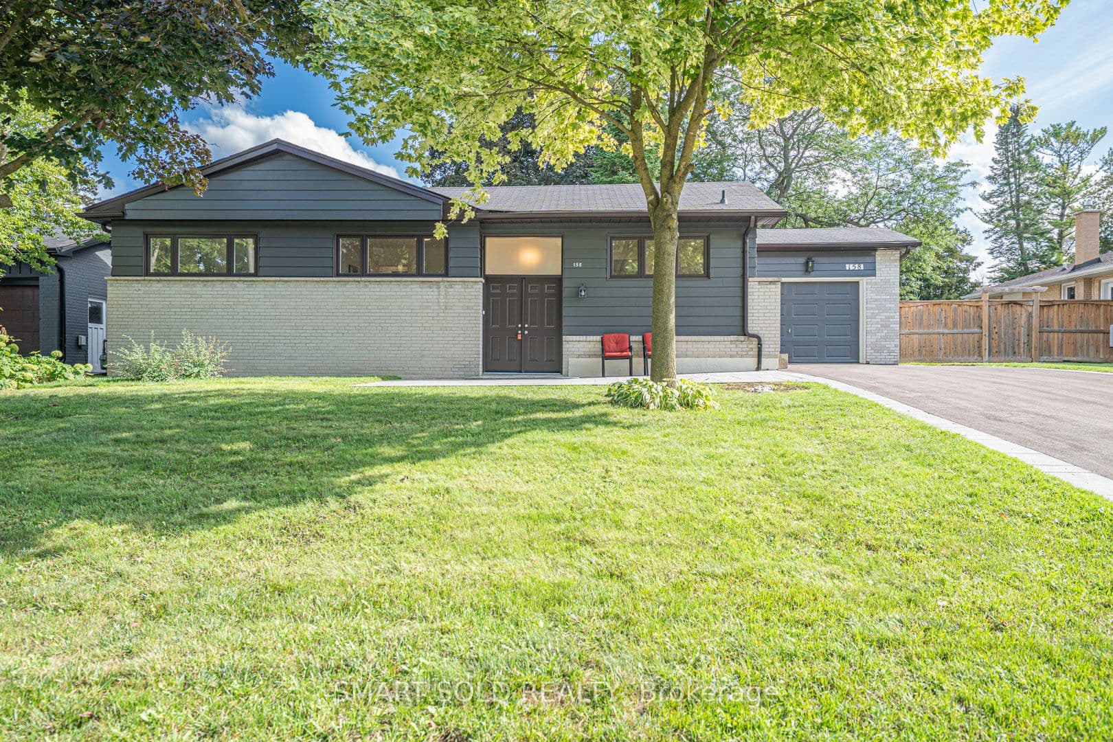 158 Park Avenue, Newmarket, ON L3Y 1V1