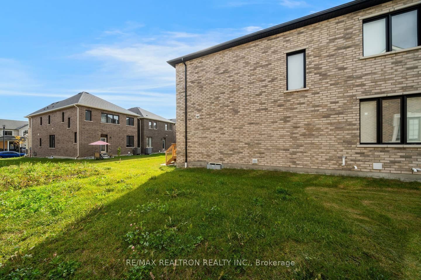 1570 Scarlett Trail, Pickering, ON L1Z 0N9