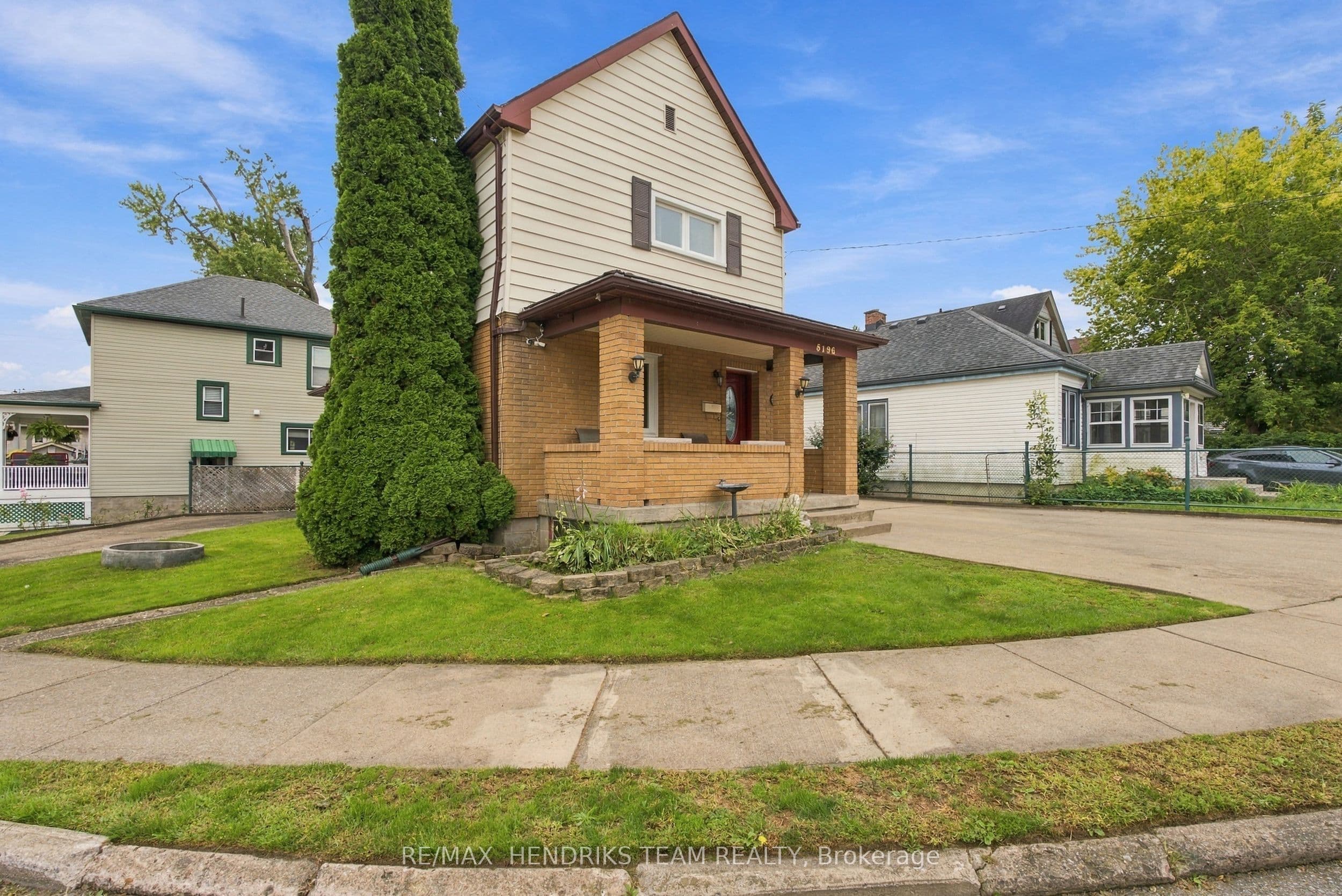 5196 Ontario Avenue, Niagara Falls, ON L2E 3S3