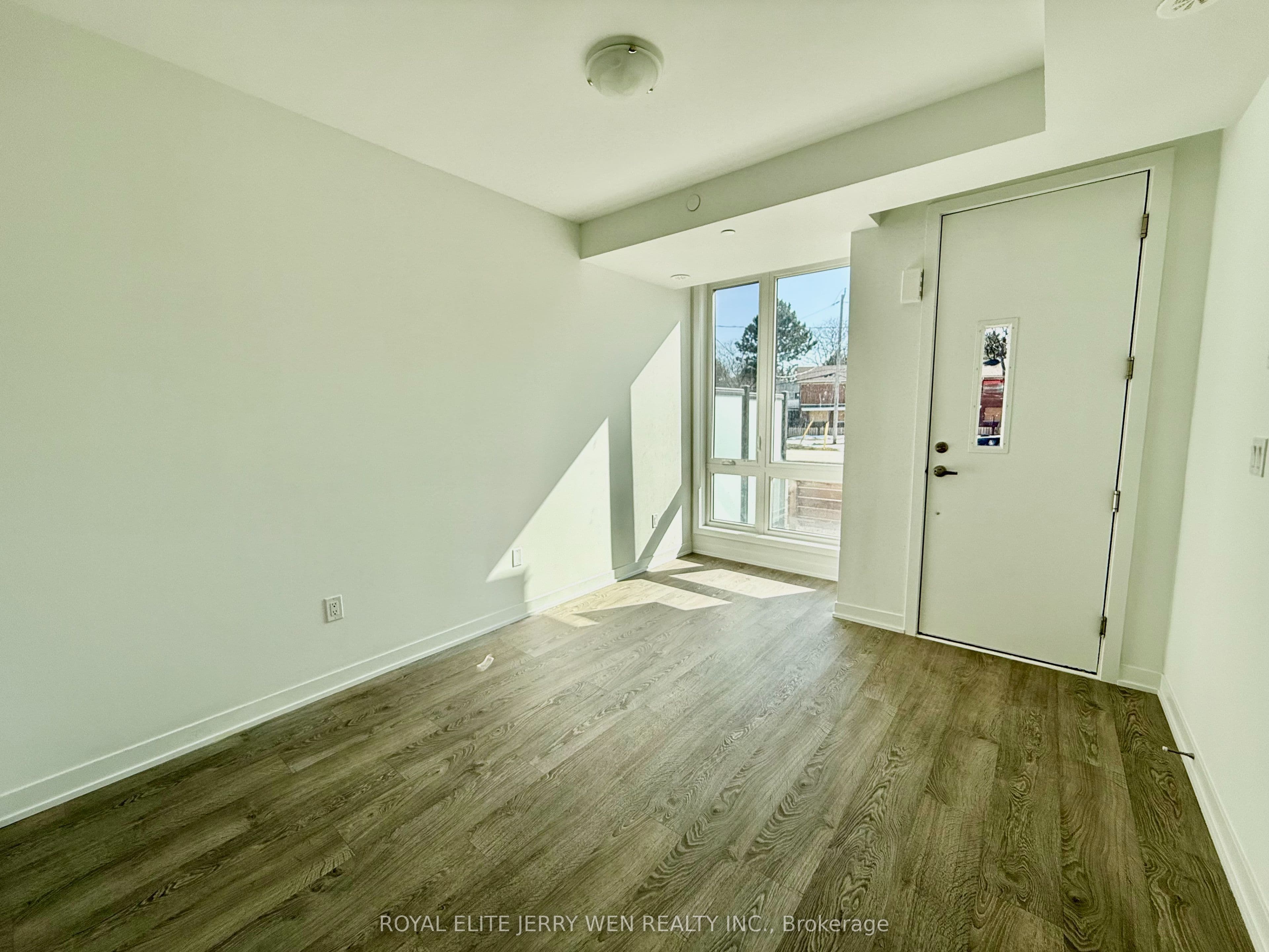 16 Turtle Island Road, Toronto, ON M6A 0G2