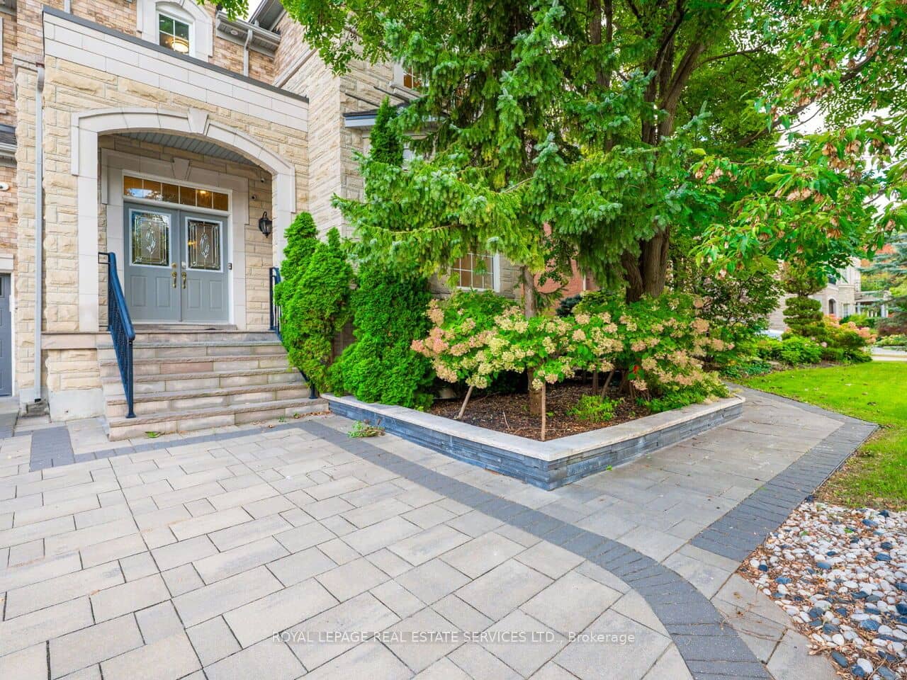 11 Beauvista Circuit, Vaughan, ON L4H 3G6