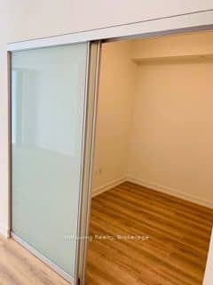 15 Queens Quay E 609, Toronto, ON M4Y 1A1