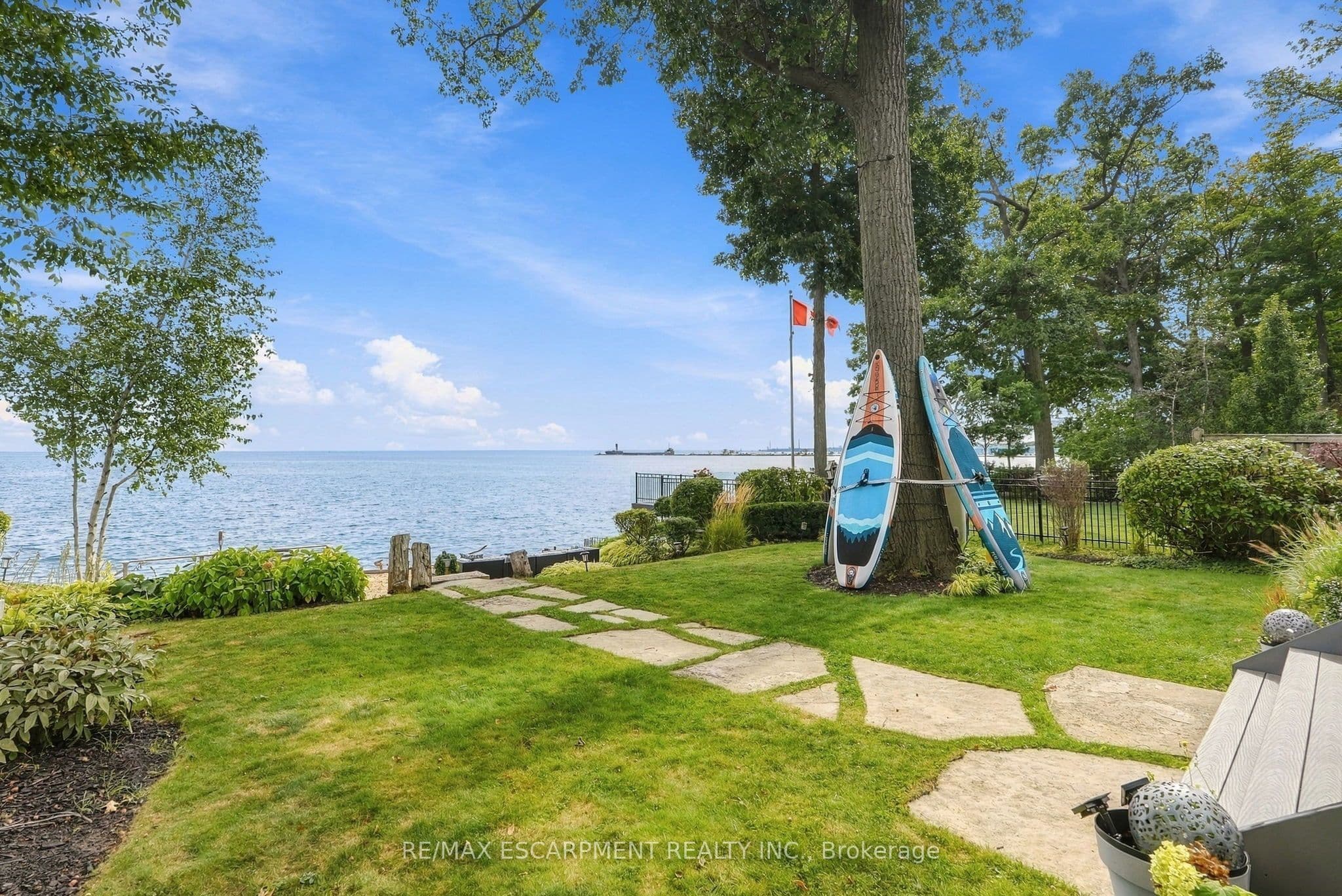 54 Cumberland Drive, Mississauga, ON L5G 3M8