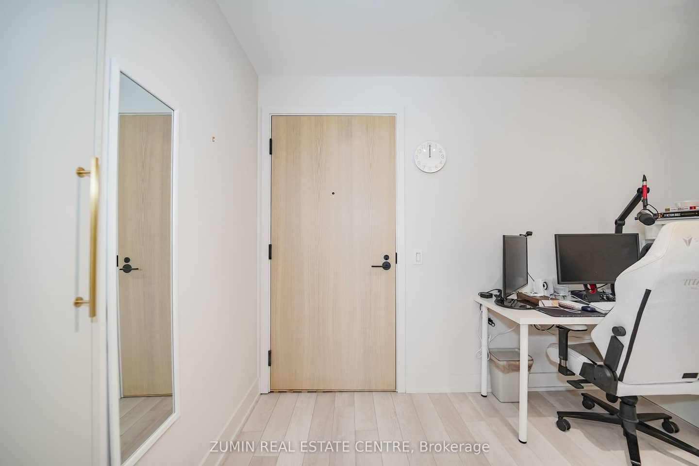60 George Butchart Drive 416, Toronto, ON M3K 0A7
