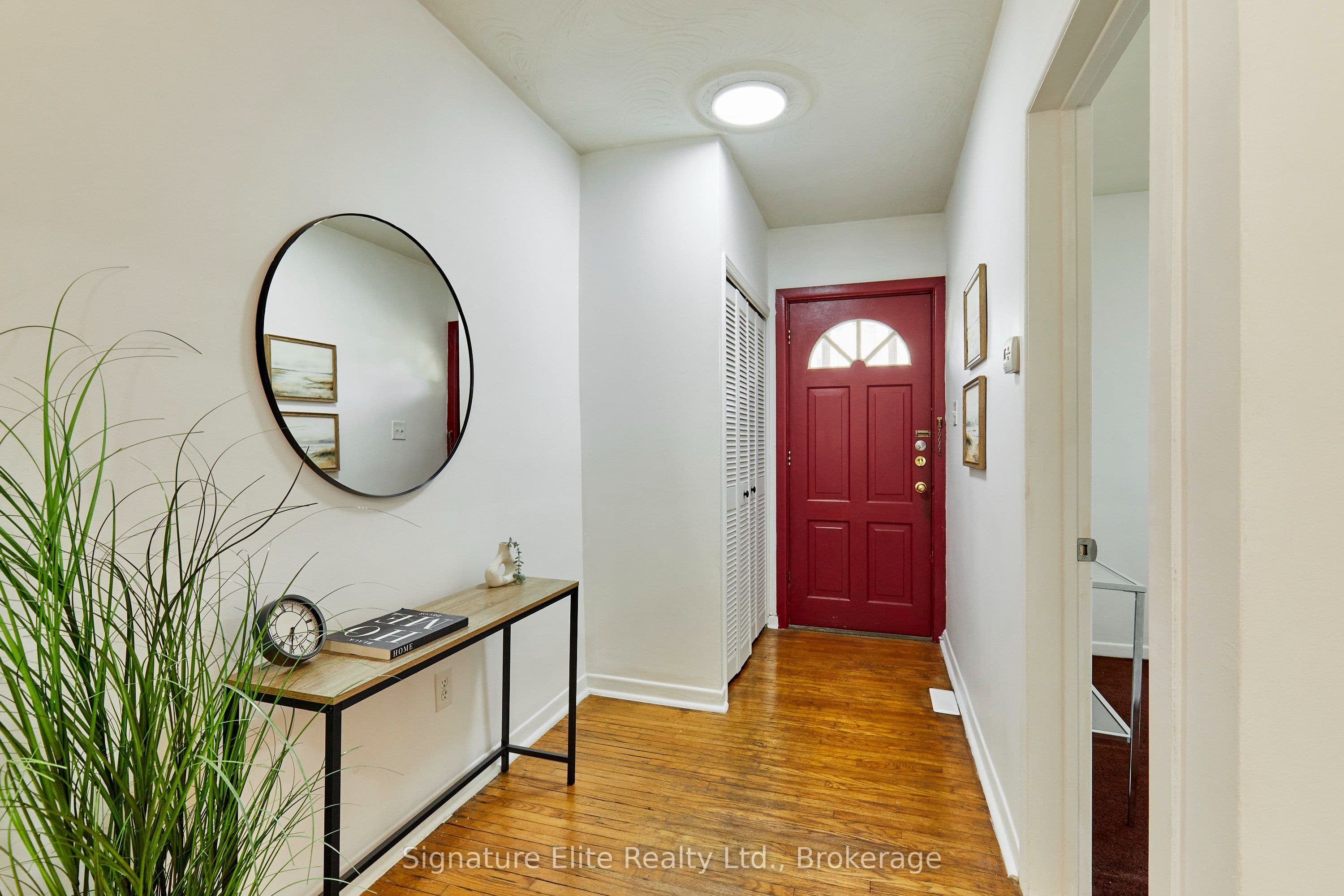 93 Pinegrove Avenue, Toronto, ON M1N 2G3