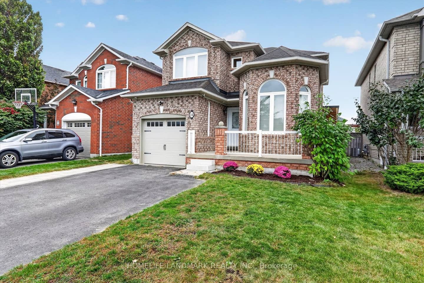 14 Floree Street, Whitby, ON L1R 3B2
