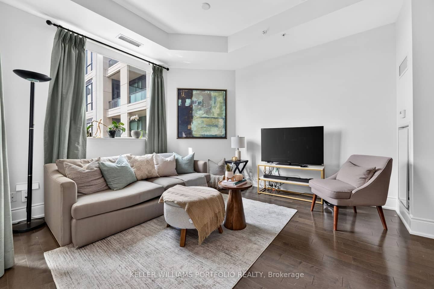 23 Glebe Road W 802, Toronto, ON M5P 0A1