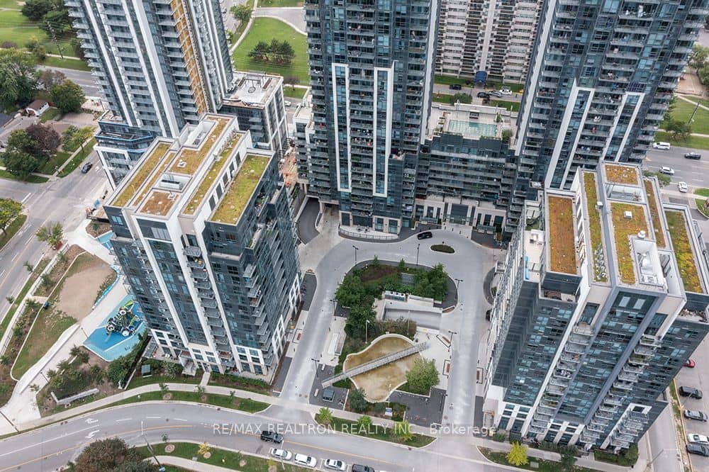 20 Meadowglen Place 322, Toronto, ON M1G 0A9
