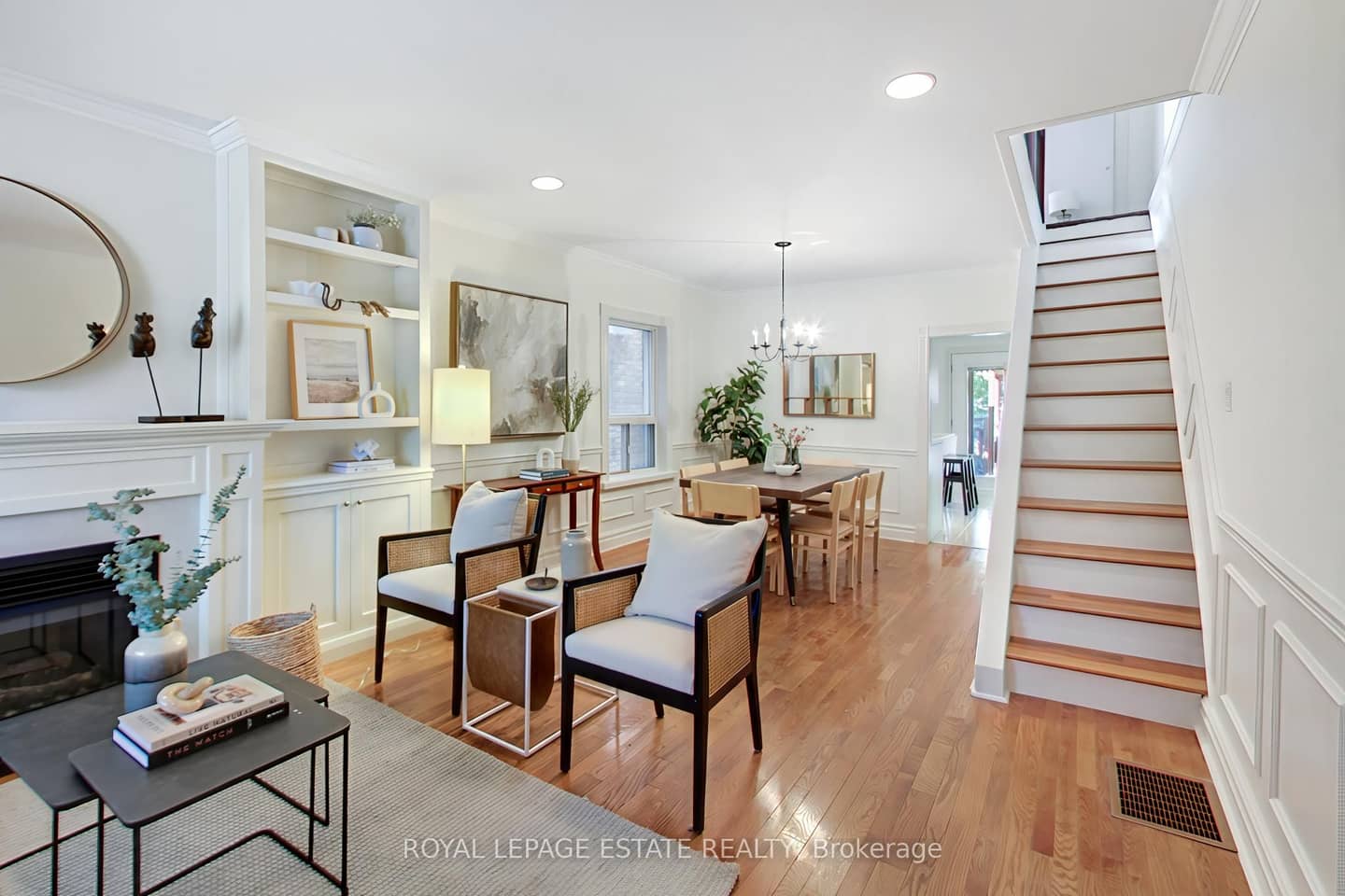 20 Stephenson Avenue, Toronto, ON M4C 1G1