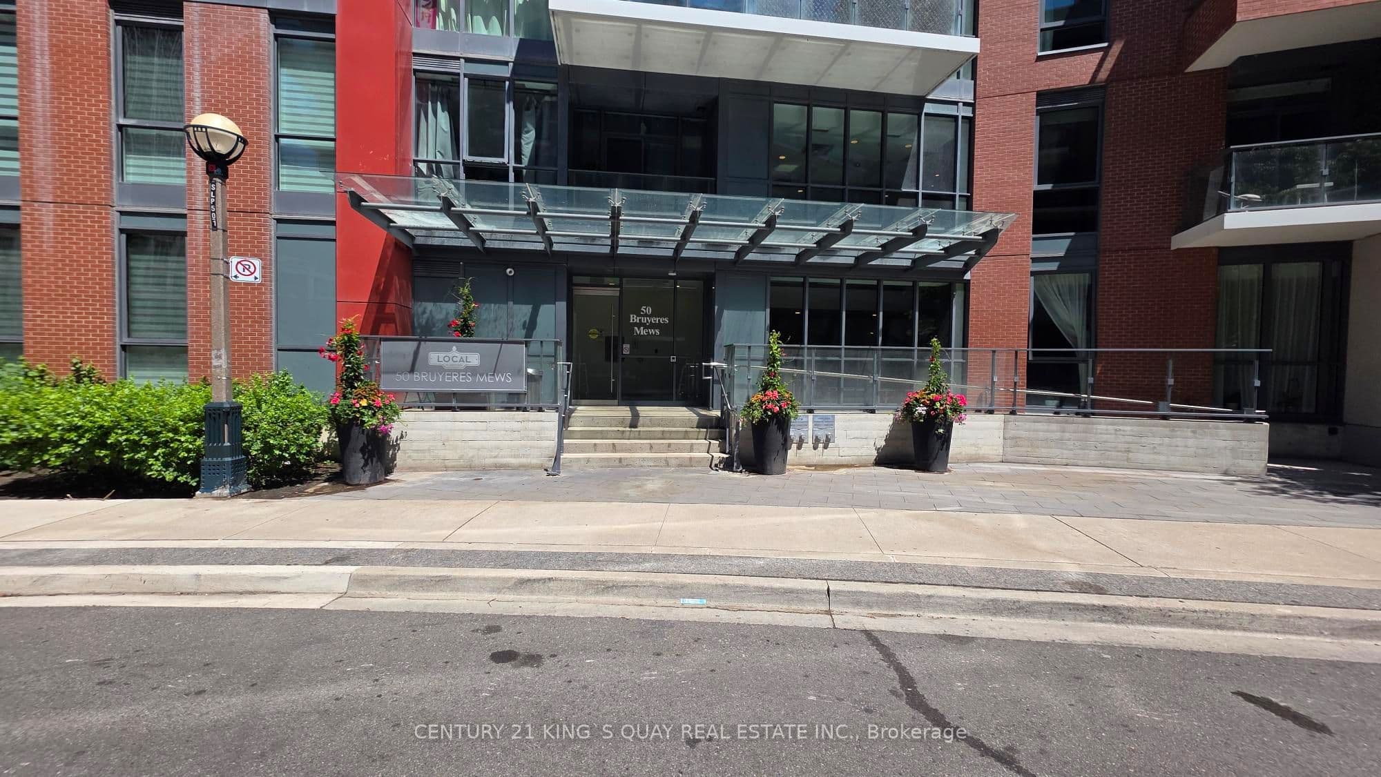 50 Bruyeres Mews 310, Toronto, ON M5V 0H8