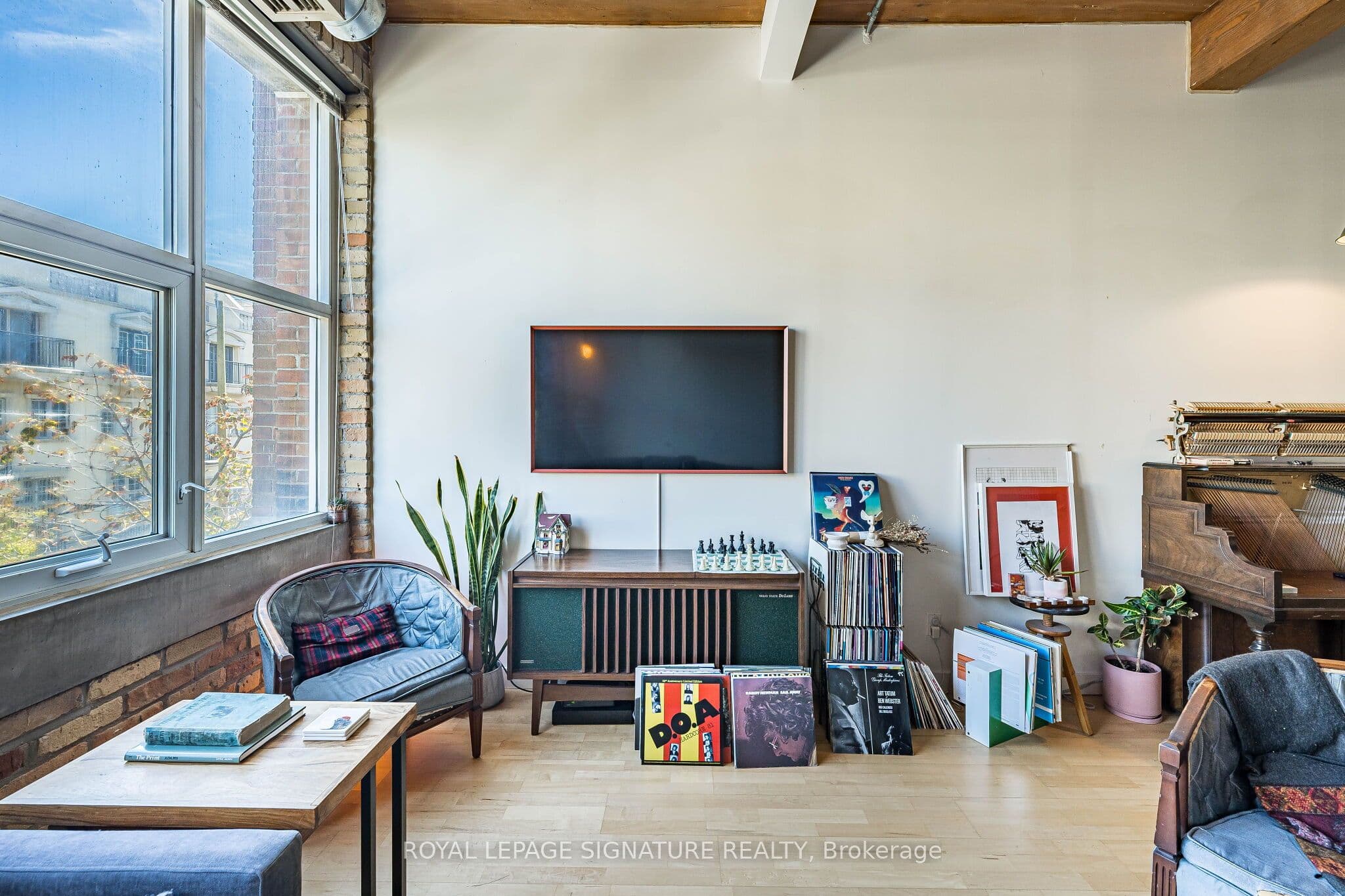 955 Queen Street W 316, Toronto, ON M6J 3X5
