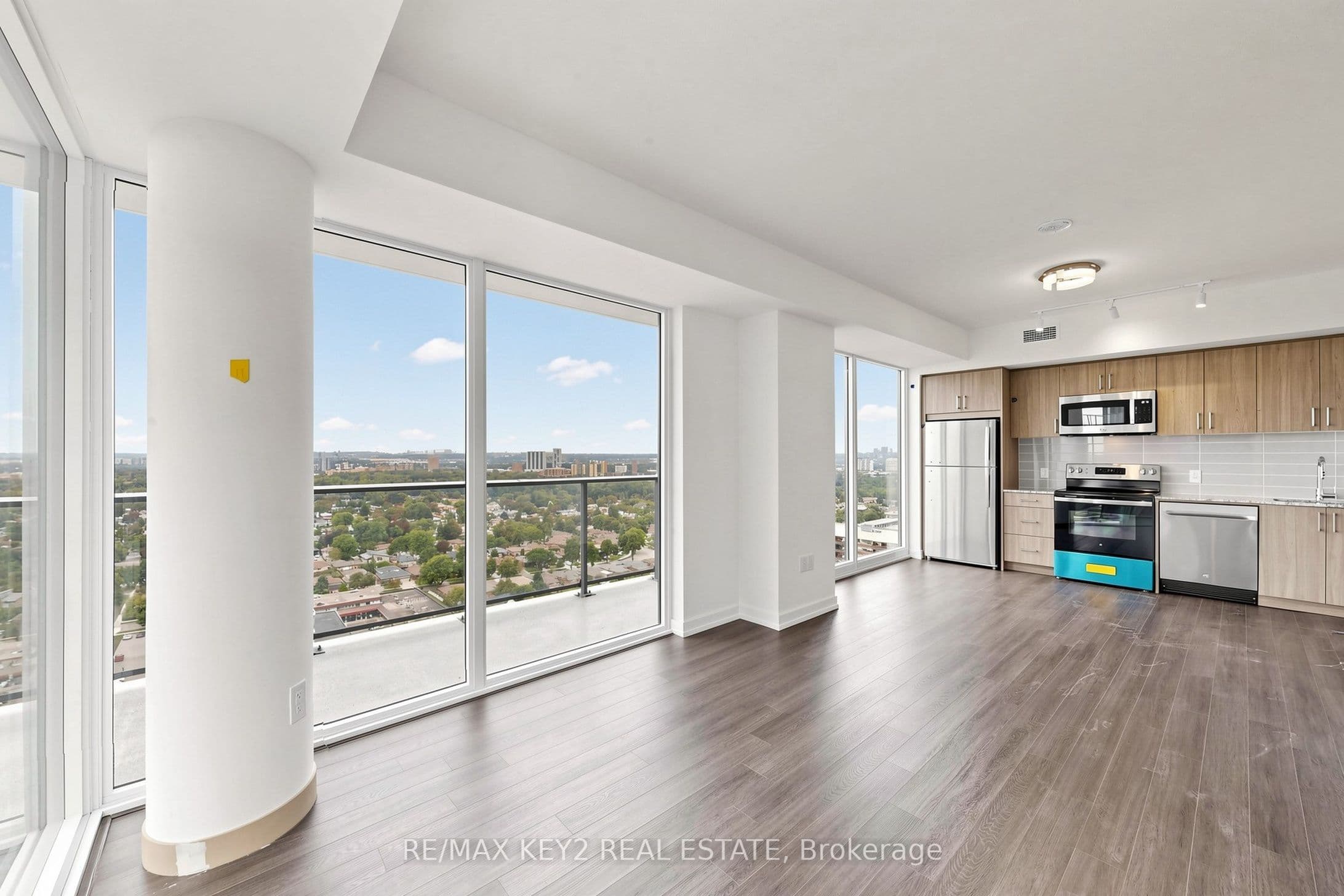 4010 Eglinton Avenue W 2219, Toronto, ON M9A 0G5
