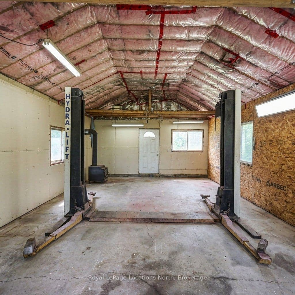 9031 Beachwood Road, Wasaga Beach, ON L9Z 2X9