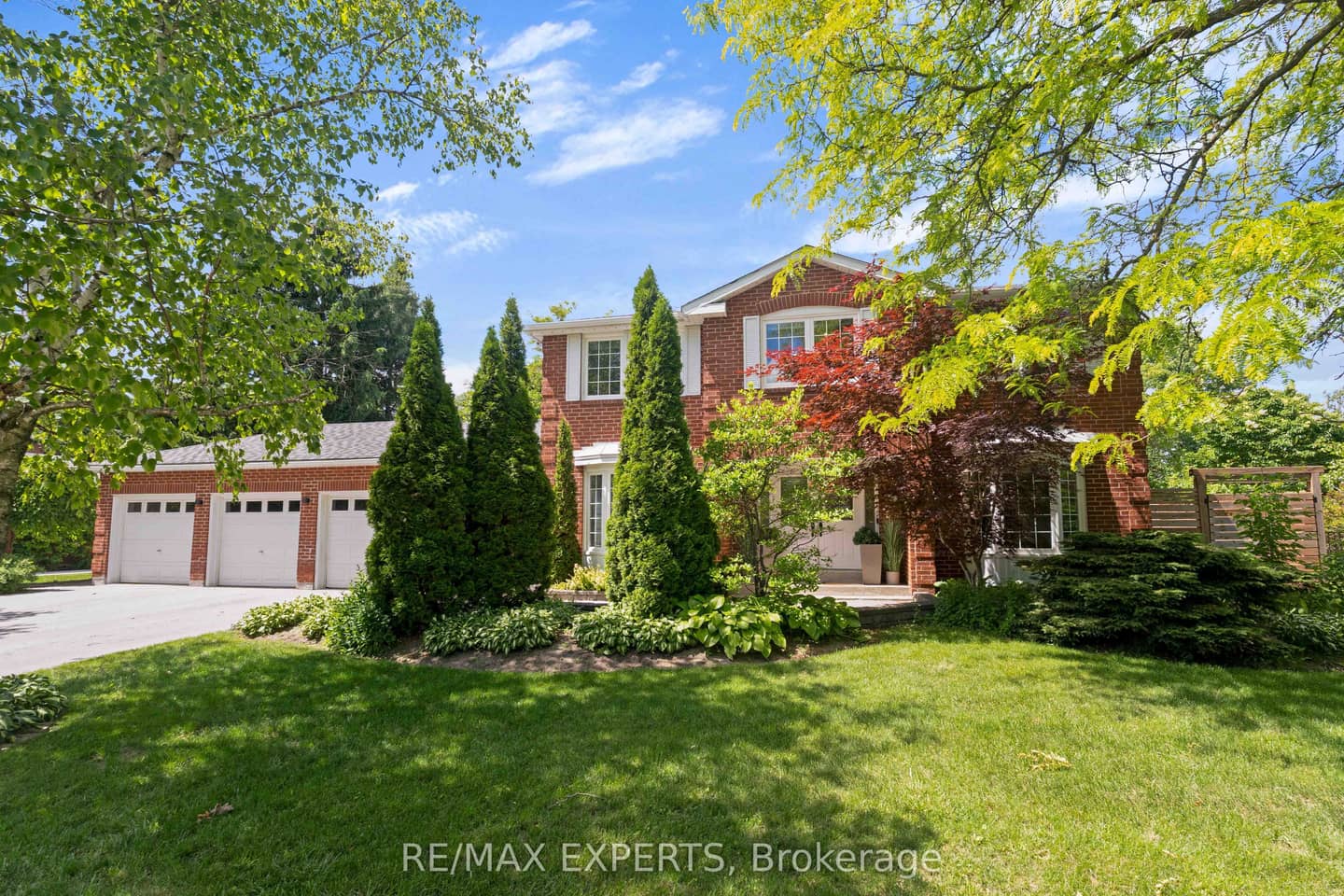 160 Burton Grove, King, ON L7B 1C7