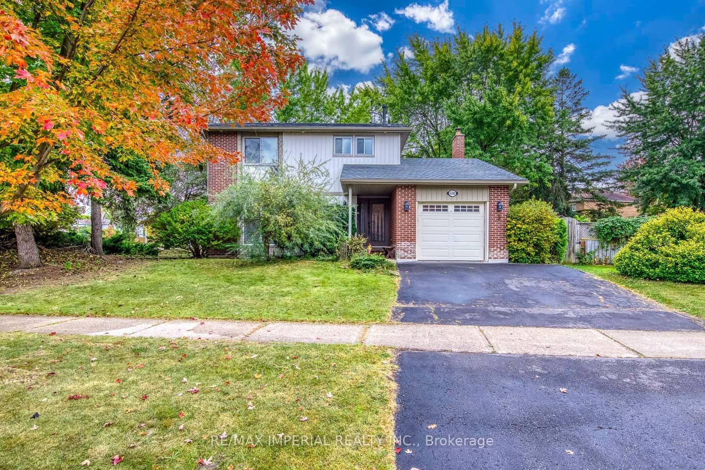 6100 Wabukayne Court, Mississauga, ON L5N 2B2