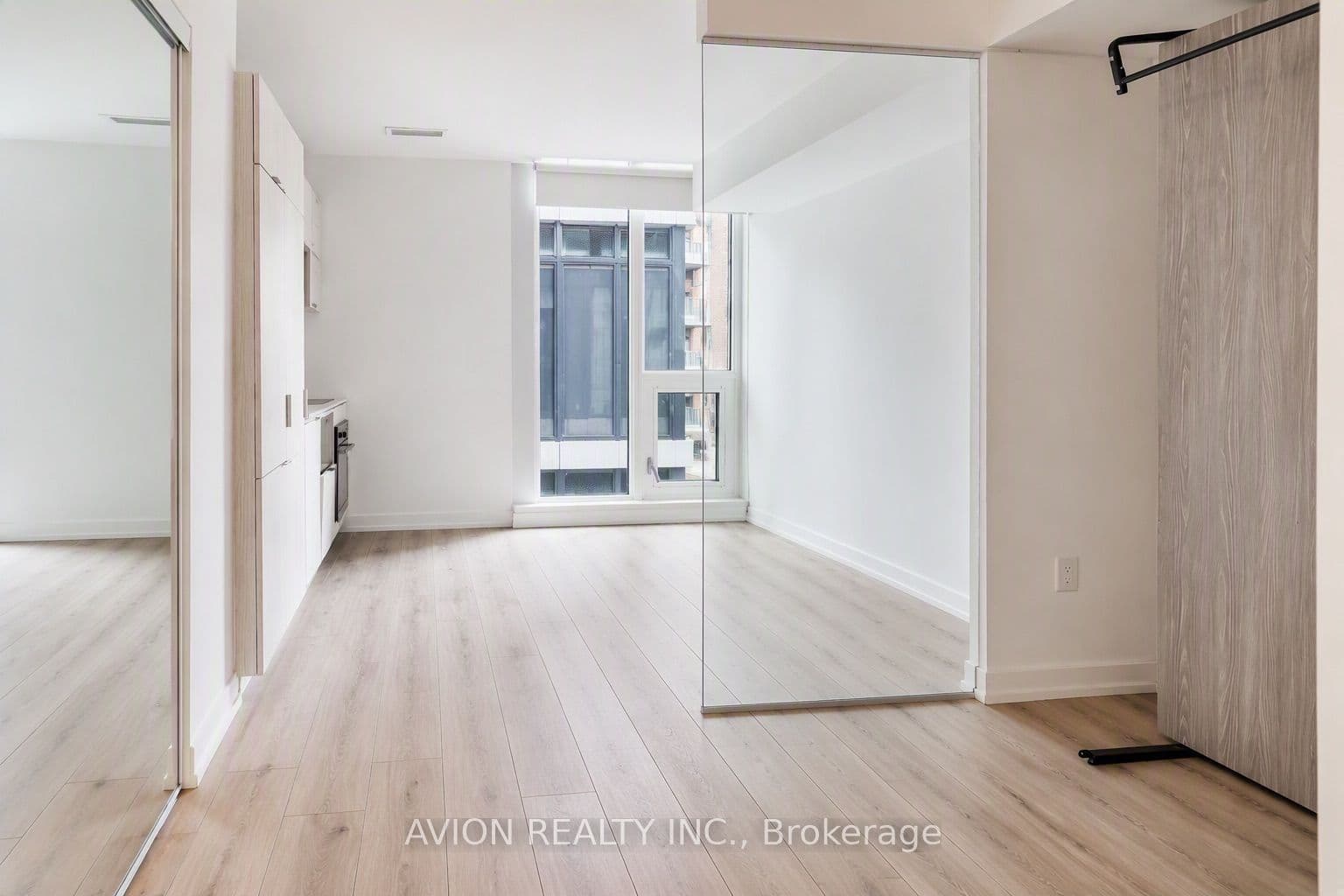 77 Shuter Street 731, Toronto, ON M5B 0B8