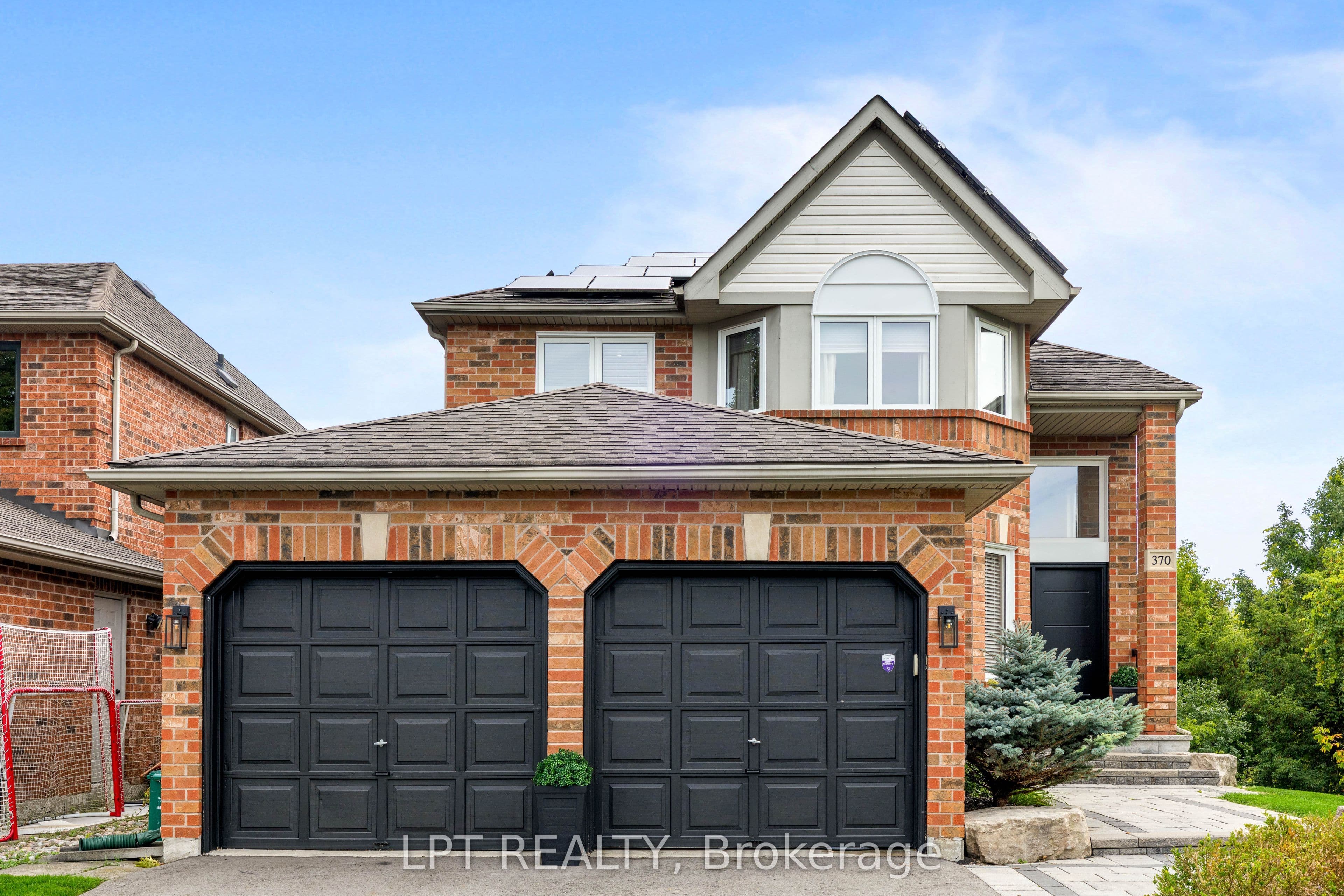 370 Silken Laumann Drive, Newmarket, ON L3X 2J1
