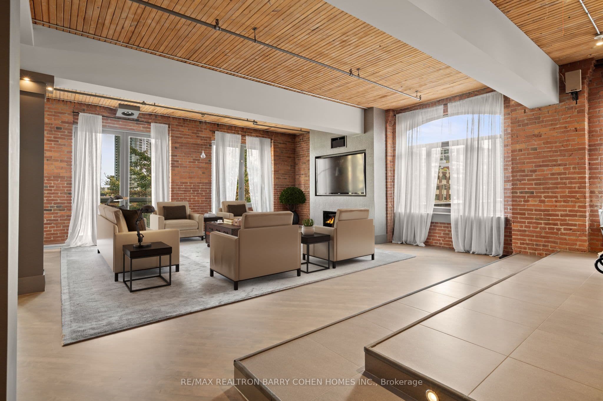 468 Wellington Street W 300, Toronto, ON M5V 1E3