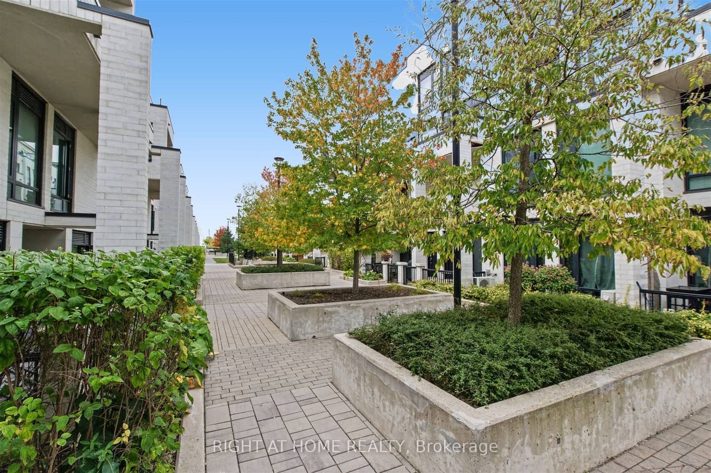 130 Widdicombe Hill Boulevard 416, Toronto, ON M9R 0A9