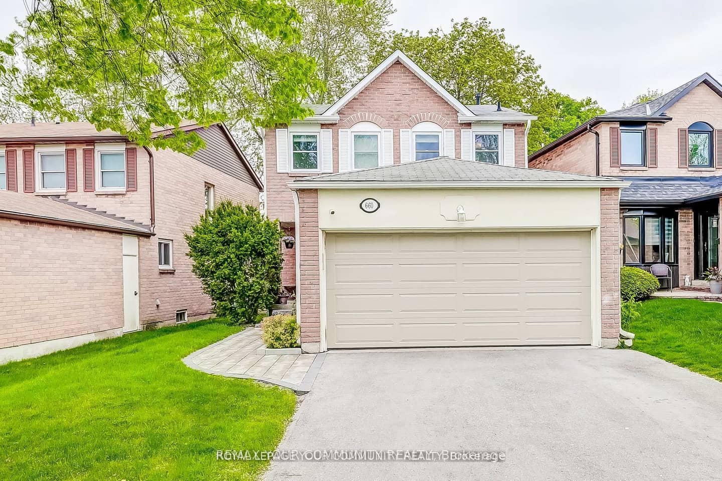 660 Foxwood Trail, Pickering, ON L1V 3X8