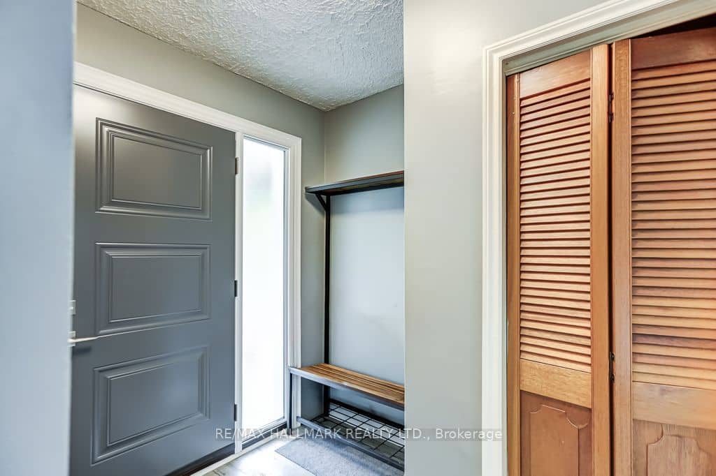 39 Calumet Crescent, Toronto, ON M1H 1W4