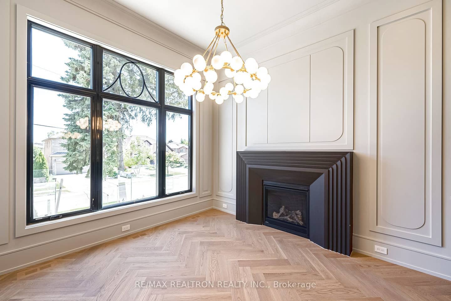 28 Scott Drive, Richmond Hill, ON L4C 6V6