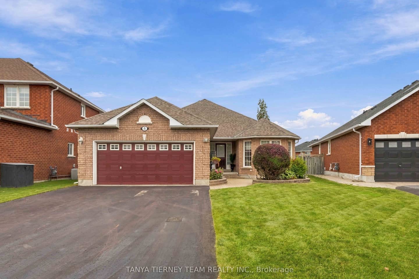 5 Padfield Drive, Clarington, ON L1C 5E4