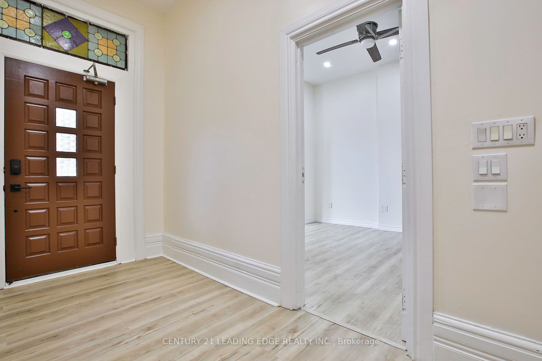 9 Borden Street, Toronto, ON M5S 2M8