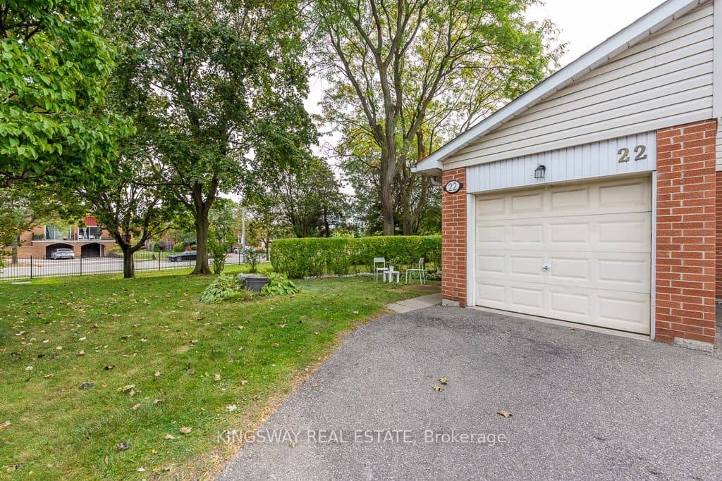 525 Meadows Boulevard 22, Mississauga, ON L4Z 1H2