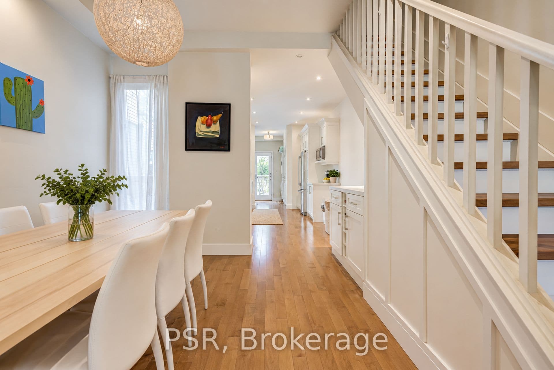 143 Montrose Avenue Main, Toronto, ON M6J 2T6