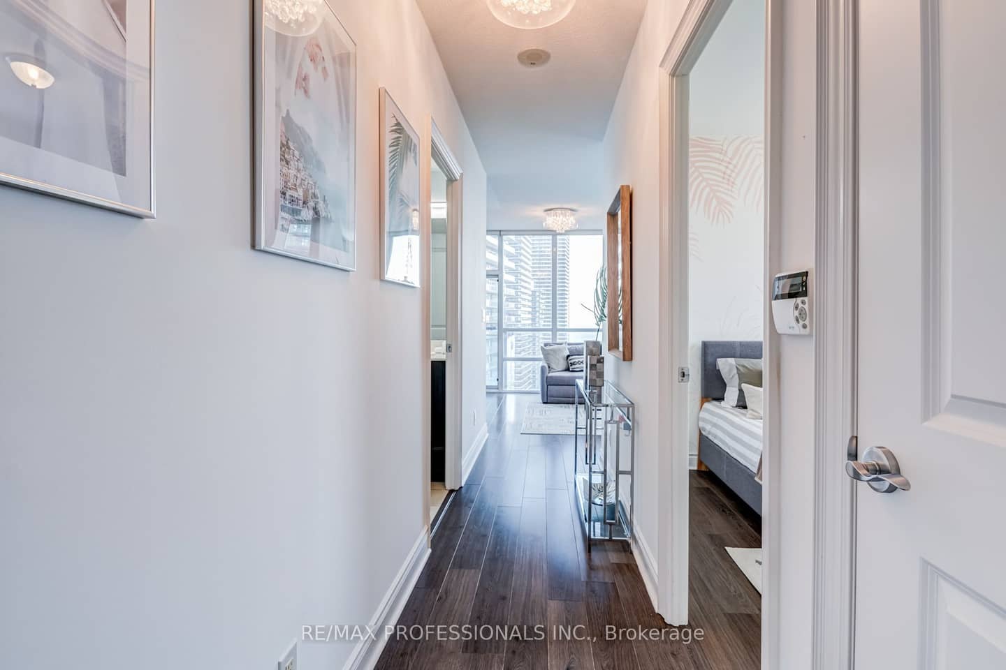 16 Brookers Lane 3701, Toronto, ON M8V 0A5