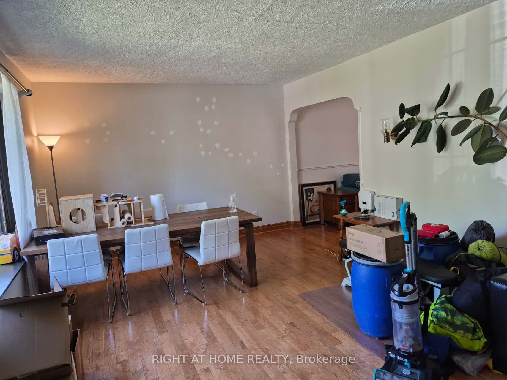 17 Gwendolen Avenue, Toronto, ON M2N 1A1