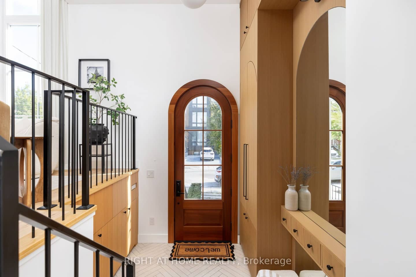 174 Cedric Avenue, Toronto, ON M6C 3X8