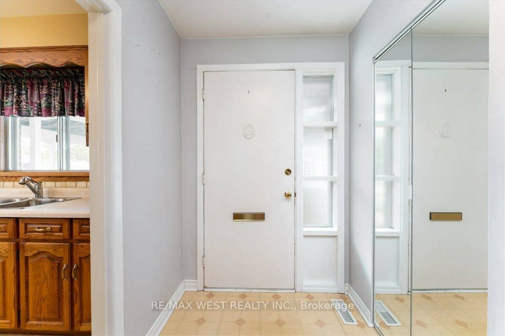 38 Albacore Crescent, Toronto, ON M1H 2L3