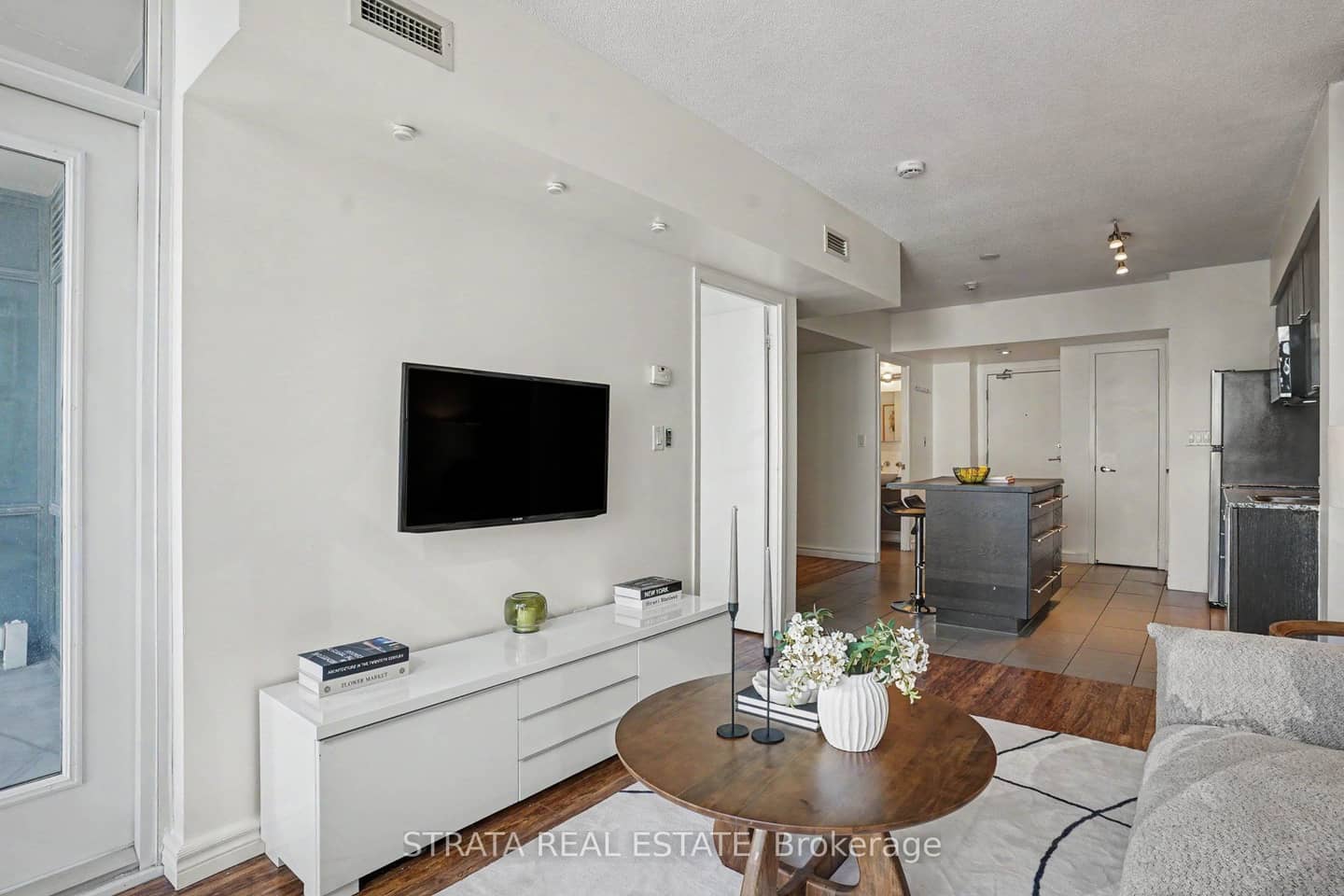 15 Fort York Boulevard 2708, Toronto, ON M5V 3Y4