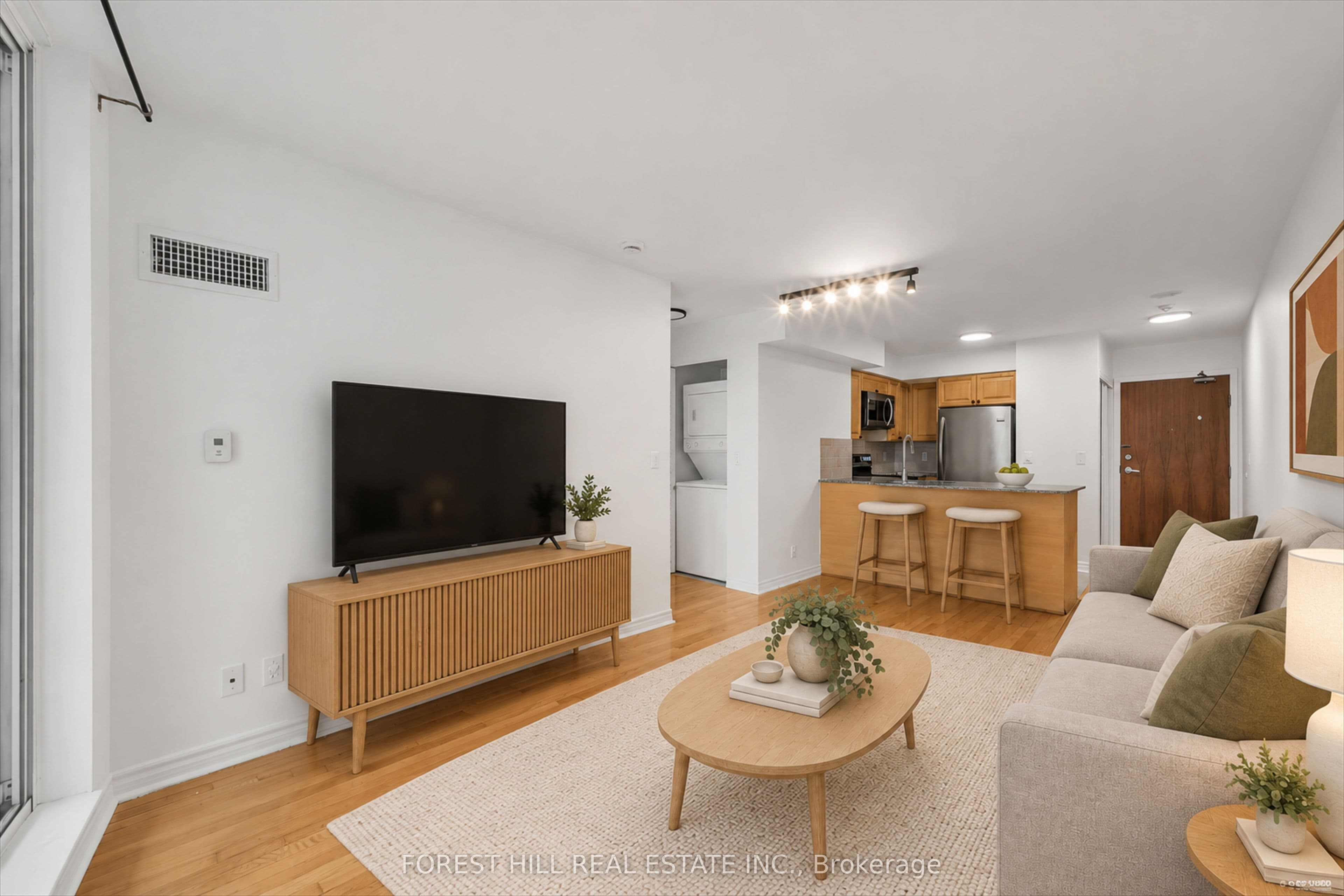 33 Elm Drive W 705, Mississauga, ON L5B 4L2