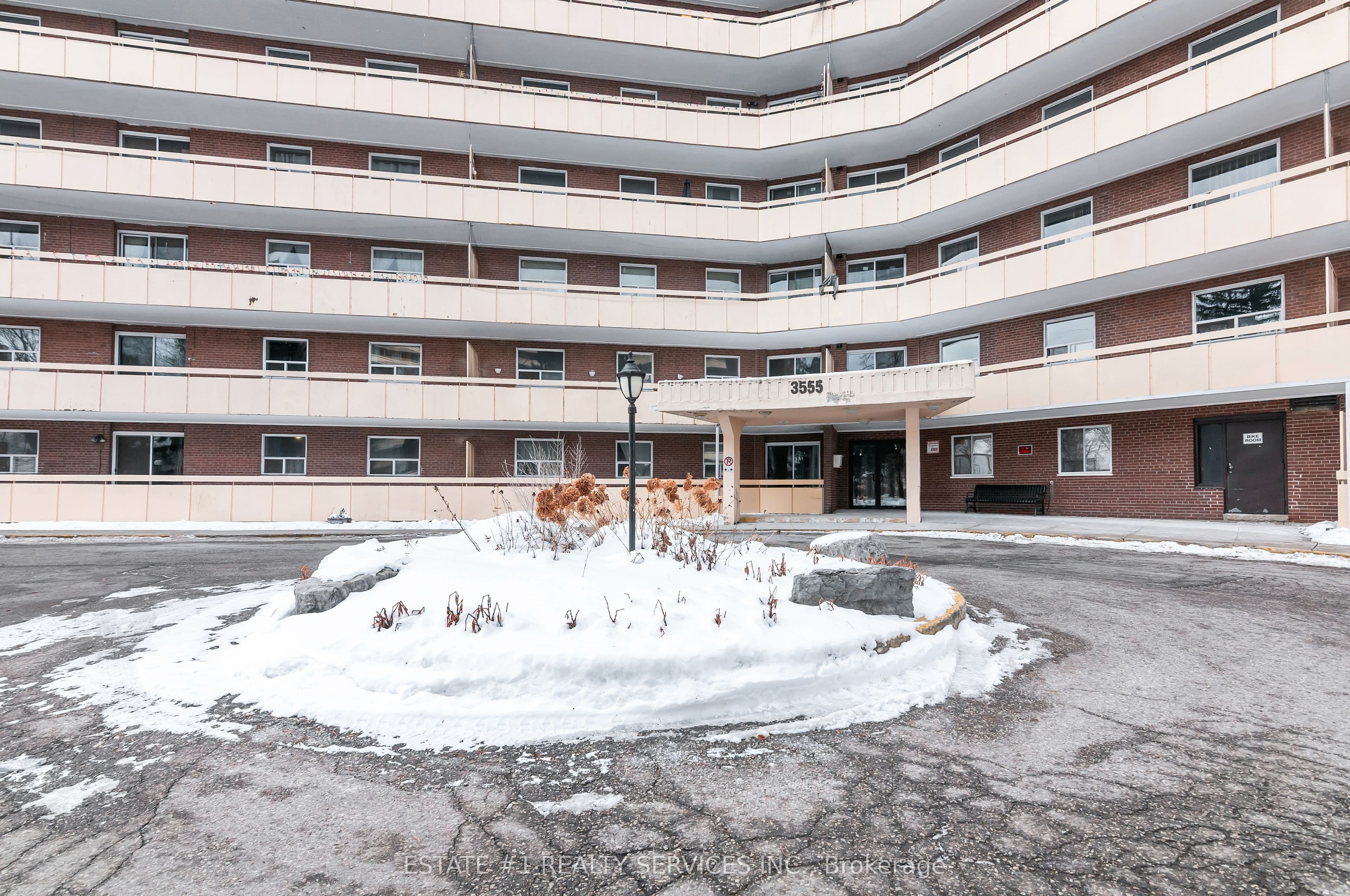 3555 Derry Road E 402, Mississauga, ON L4T 1B2
