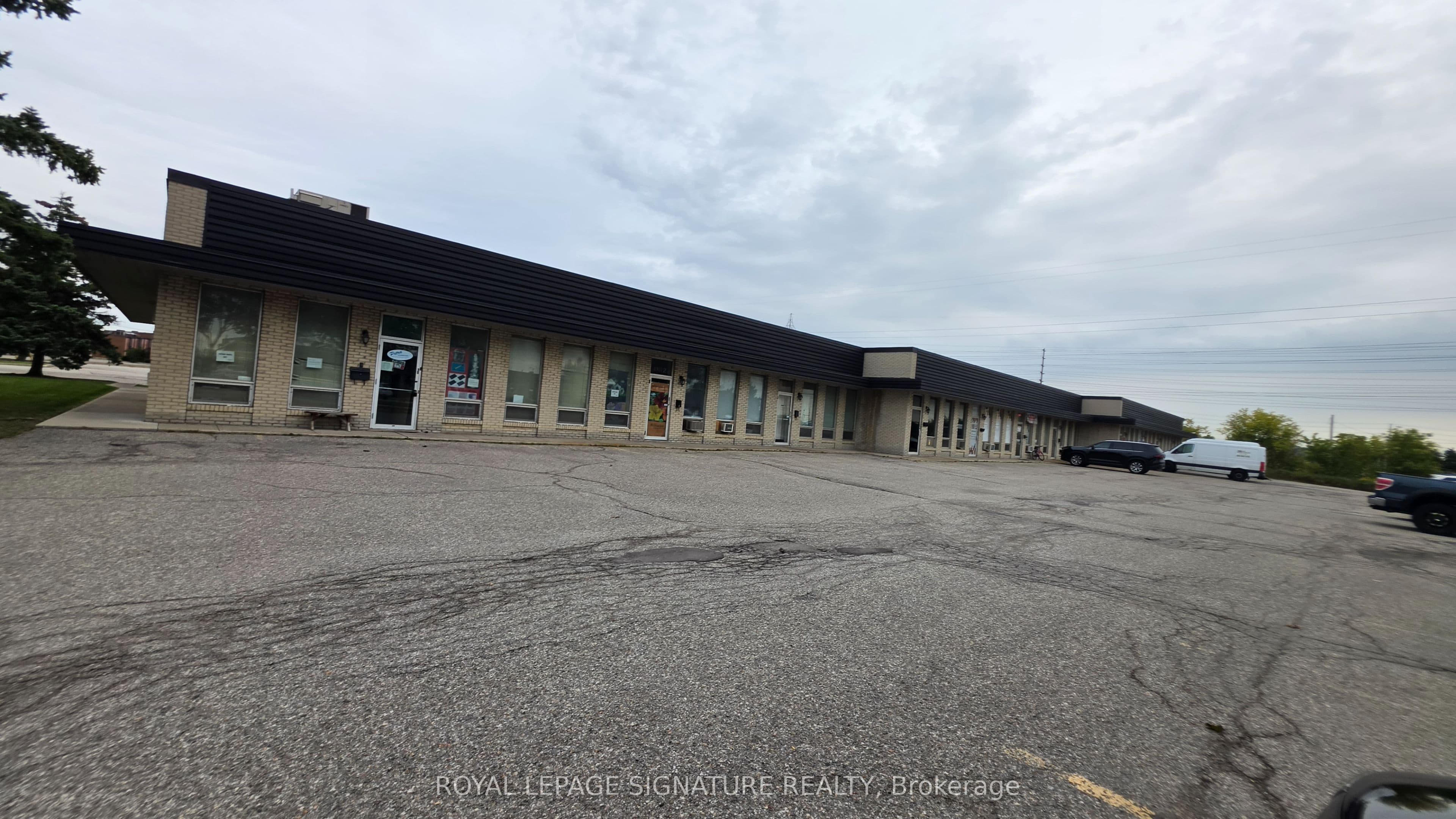 1260 Fewster Drive 7, Mississauga, ON L4W 1A5