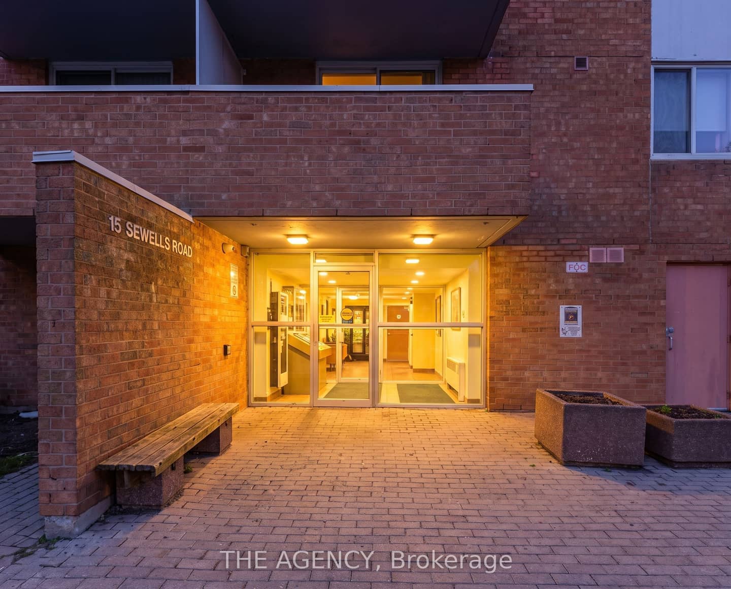 15 Sewells Road 904, Toronto, ON M1B 3V7